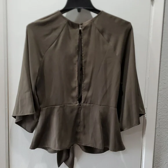 Topshop 8 olive blouse peek-a-boo bust and back bell sleeves zip button closure - Picture 3 of 8